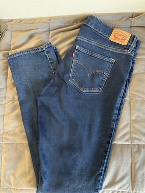 Levi's 314 Shaping Straight jeans